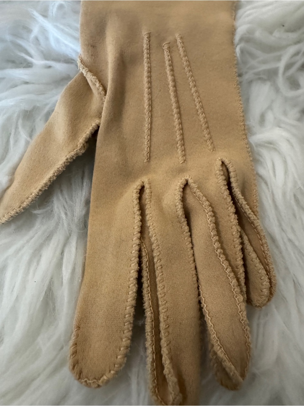 Vintage Classic Women's Gloves - Tan
